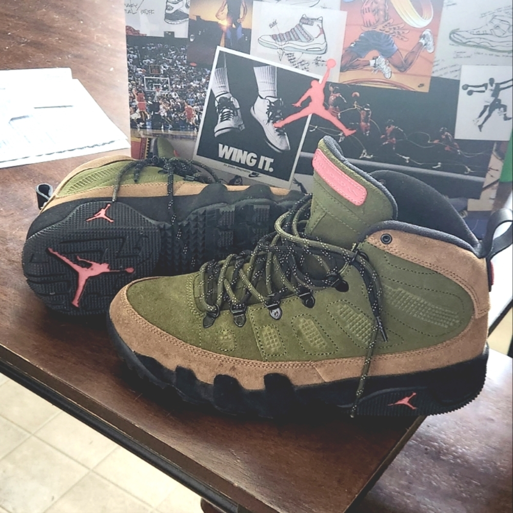 2023 Jordan 9 retro "Boots" military green, ON TAN ON BLACK.